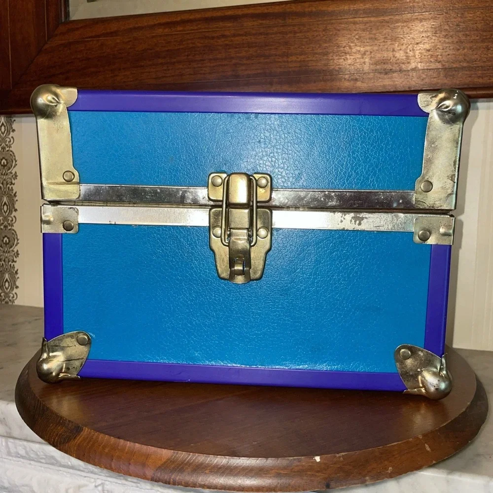 Vintage‎ Medium Size Hard Side Trunk | Metal Latch & Corners | 12x 8.5 x 9in